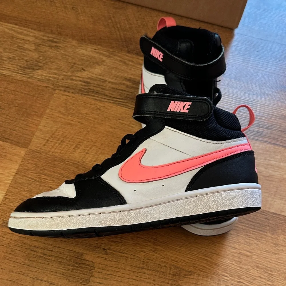Nike Kids High-Top Sneakers in Black, White & Coral Pink - Picture 8 of 8
